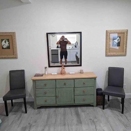 Renovate Large Studio 21-Directly Across Beach St. Pete Beach Exterior foto